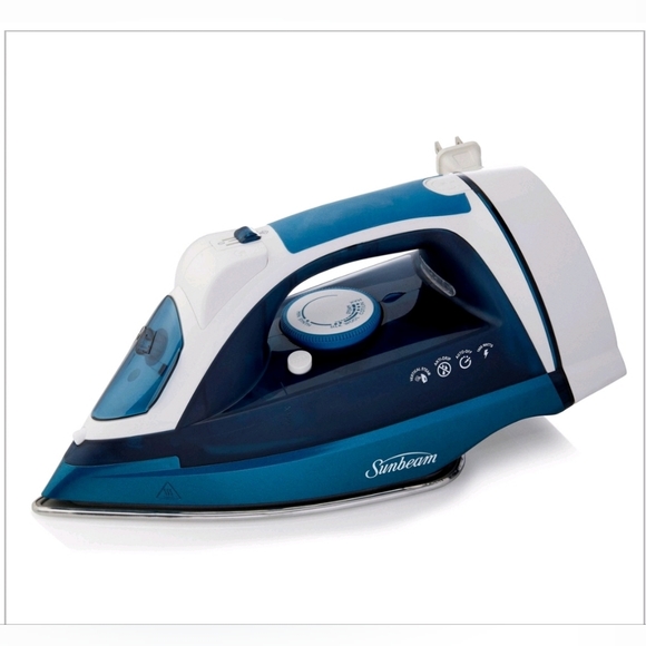 *Retractable Cord 1600W Iron by Sunbeam - Picture 1 of 11